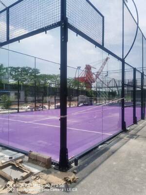 Διεθνές Πρότυπο Padel Court φορητό πλαίσιο κράμα αλουμινίου DIY-friendly υψηλής απόδοσης εμπορική ακρυλική επιφάνεια padel court για σχολεία απορροφητικό σοκ υψηλής ποιότητας πανοραμικό